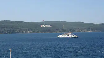 Çanakkale Boğazı'nda motoru arızalanan tekne sürüklendi: 7 kişi kurtarıldı