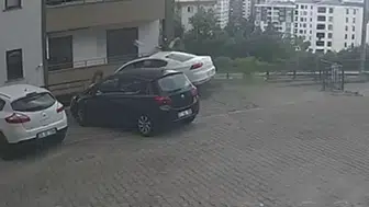 Trabzon'da sürücü fren yerine gaza bastı : Bahçeye uçan araçta 3 kişi yaralandı
