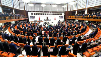 İstifalar sonrası TBMM'de sandalye dağılımı değişti