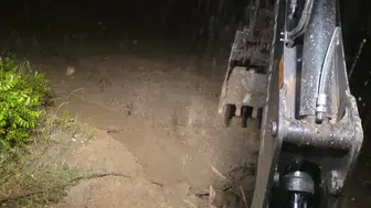 Artvin-Şavşat karayolunda heyelan : Yol çift yönlü ulaşıma kapandı