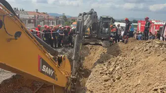 Tuzla'da inşaatta göçük : 1 işçi toprak altında kaldı