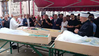 Giresun'da selde hayatını kaybeden anne ve 2 kızı defnedildi
