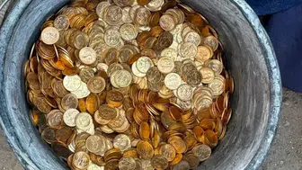 Tadilat sırasında duvarı söktüler, 9 milyon euroluk hazine buldular !