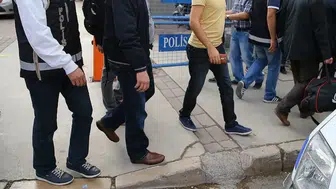 Lüleburgaz’da park halindeki araçlara taşlı saldırı : 3 şüpheli gözaltında