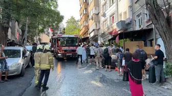 Beyoğlu'da otel yangınında 17 kişi tahliye edildi