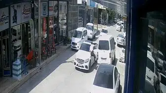 Konya'da lüks otomobille kar maskeli soygun