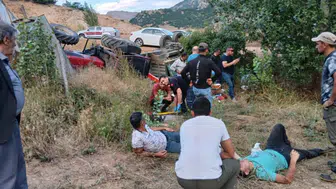Sivas'ta kontrolden çıkan traktör şarampole devrildi : 4 yaralı