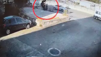 Bursa'da motosiklet kazası : Yaya bir adımla kurtuldu, sürücü hayatını kaybetti
