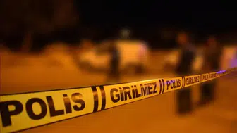 Kastamonu’da park halindeki kamyon Karaçomak Deresi’ne devrildi : Sürücü araçtan çıkmadı