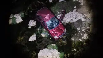 Kastamonu'da kontrolden çıkan otomobil çaya uçtu : Yaralılar var