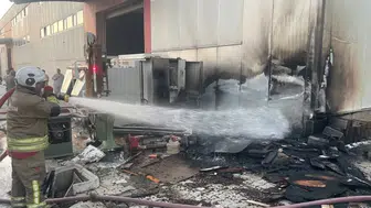 Antakya'da mobilyacılar sitesinde yangın