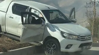 Hakkari'de 2 araç çarpıştı : 4 yaralı