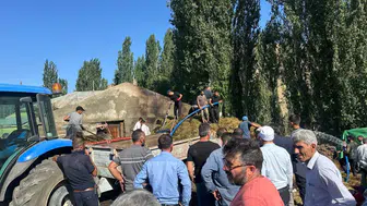 Kars Sarıkamış'ta 800 balya ot yandı
