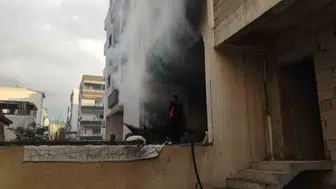Balıkesir'de apartman yangını ! Birinci kattaki daire alevlere teslim oldu