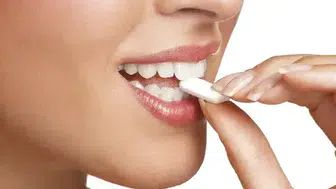 Yutulan sakız gerçekten midede 7 yıl kalır mı?