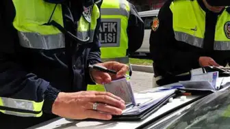 Çanakkale'de denetimden kaçmaya çalışan motosiklet sürücüsüne 320 bin lira ceza yazıldı