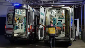 Şanlıurfa'da yol verme tartışmasında kan aktı : Baba ve kızı yaralandı