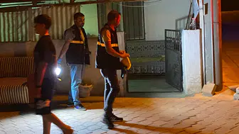 Denizli Pamukkale’de ev tüfekle kurşunlandı : Küçük çocuk elinden yaralandı