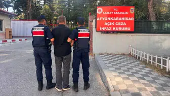 Afyonkarahisar'da jandarmadan operasyon : Çeşitli suçlardan aranan 40 kişi yakalandı