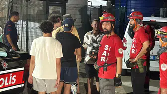 Deniz keyfi kabusa döndü ! Bodrum’da sarp arazide mahsur kalan 5 arkadaş kurtarıldı