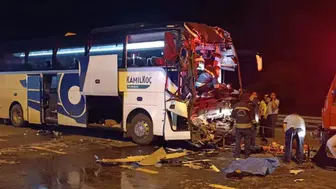 Gaziantep'te yolcu otobüsü ile tır çarpıştı : Çok sayıda ölü ve yaralı