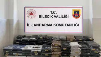 Bilecik'te otobüsten 750 bin liralık kaçak kıyafet çıktı
