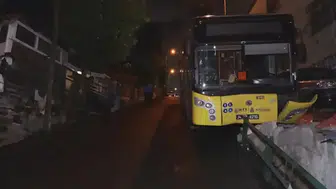 Sarıyer’de yağış kazaya neden oldu : İETT otobüsü bariyere çarptı