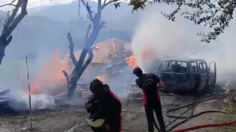 Komşusunu öldürüp evini ve aracını yaktı