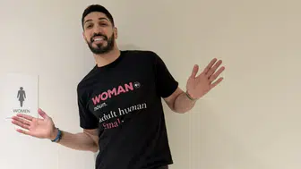 FETÖ firarisi Enes Kanter salondan çıkarıldı