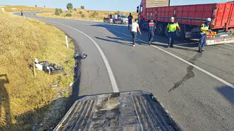 Isparta'da motosiklet ile yük kamyonu çarpıştı : Sürücü yaralandı