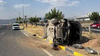 Bilecik'te feci kaza ! Seyir halindeki otomobil yan yattı, 5 yaralı