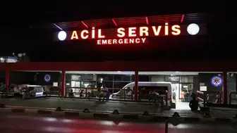 İzmir'de motosiklet kazası : Bariyerlere çarpan sürücü hayatını kaybetti, 1 ağır yaralı