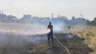 Van Tuşba'da örtü üstü yangın çıktı