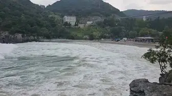 Zonguldak'ta olumsuz hava şartları nedeniyle denize girmek yasaklandı