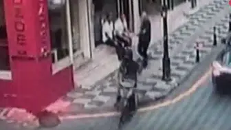Bartın'da polisten kaçan motosikletli kaldırımda yürüyen vali yardımcısına çarptı