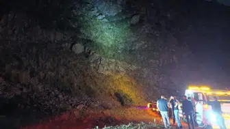 Kars'ta 50 metre yüksekliğindeki kayalıklardan düşen şahıs öldü