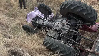 Adıyaman'da traktör şarampole devrildi : Sürücü hayatını kaybetti