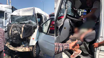 Aydın Buharkent'te 2 minibüs çarpıştı : 1'i ağır 8 yaralı