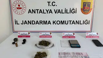 Antalya'da uyuşturucu operasyonu ! Evden 1 kilo skunk ve hassas terazi çıktı