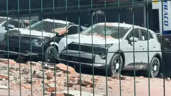 Kağıthane'de duvar çöktü : 12 sıfır araçta 30 milyon liralık hasar