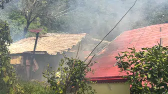 Trabzon'da bir evin odunluğu yandı : 1 kişi yaralandı