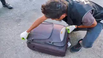 Yüksekova'da otobüste kıyafetlere emdirilmiş 13 kilo uyuşturucu ele geçirildi