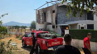 Artvin'de şiddetli yağışı : Şavşat'ta yollar çöktü, ulaşım durma noktasına geldi