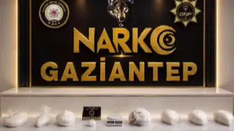 Gaziantep'te kıyafetlerin arasına zulalanmış 7 kilo uyuşturucu ele geçirildi