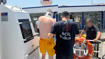 Bodrum açıklarında gezi teknesinde yaralanan vatandaş kurtarıldı
