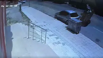 Çorum'da otomobil park halindeki otomobile çarptı : Sürücünün burnu bile kanamadı
