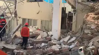 Endonezya'da 7,7 büyüklüğünde deprem: Can kayıpları var