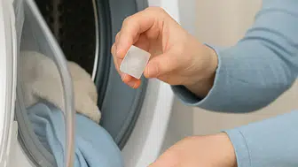 Kurutma makinesine buz küpü atmak gerçekten işe yarıyor mu?