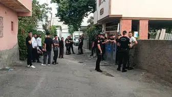 Annesini öldürüp çöp konteynerine attı
