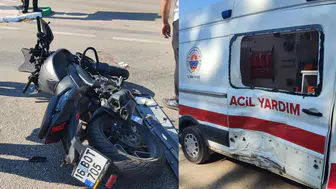 Bursa'da motosiklet ile ambulans çarpıştı : 1 yaralı